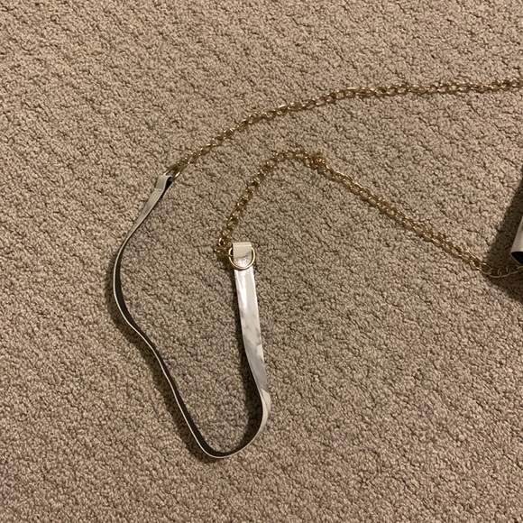 Marbled Crossbody Purse with Gold Chain - Picture 2 of 3